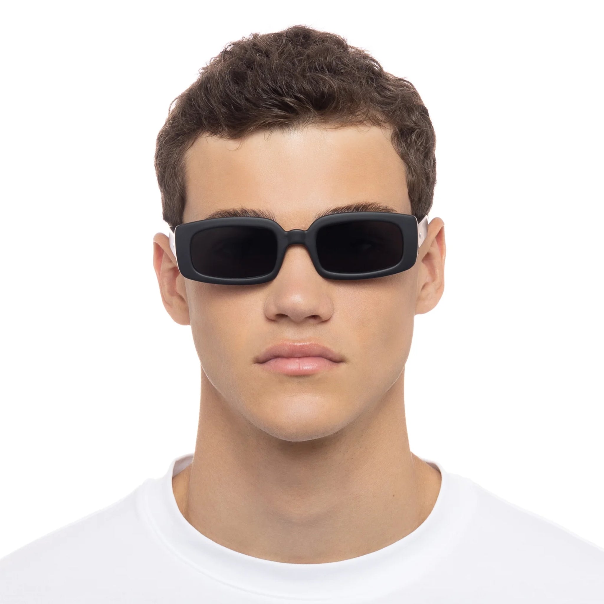 【関税込み】Le Specs ブラック Dynamite サングラス f867678173589f56040f5c75d9b8e2