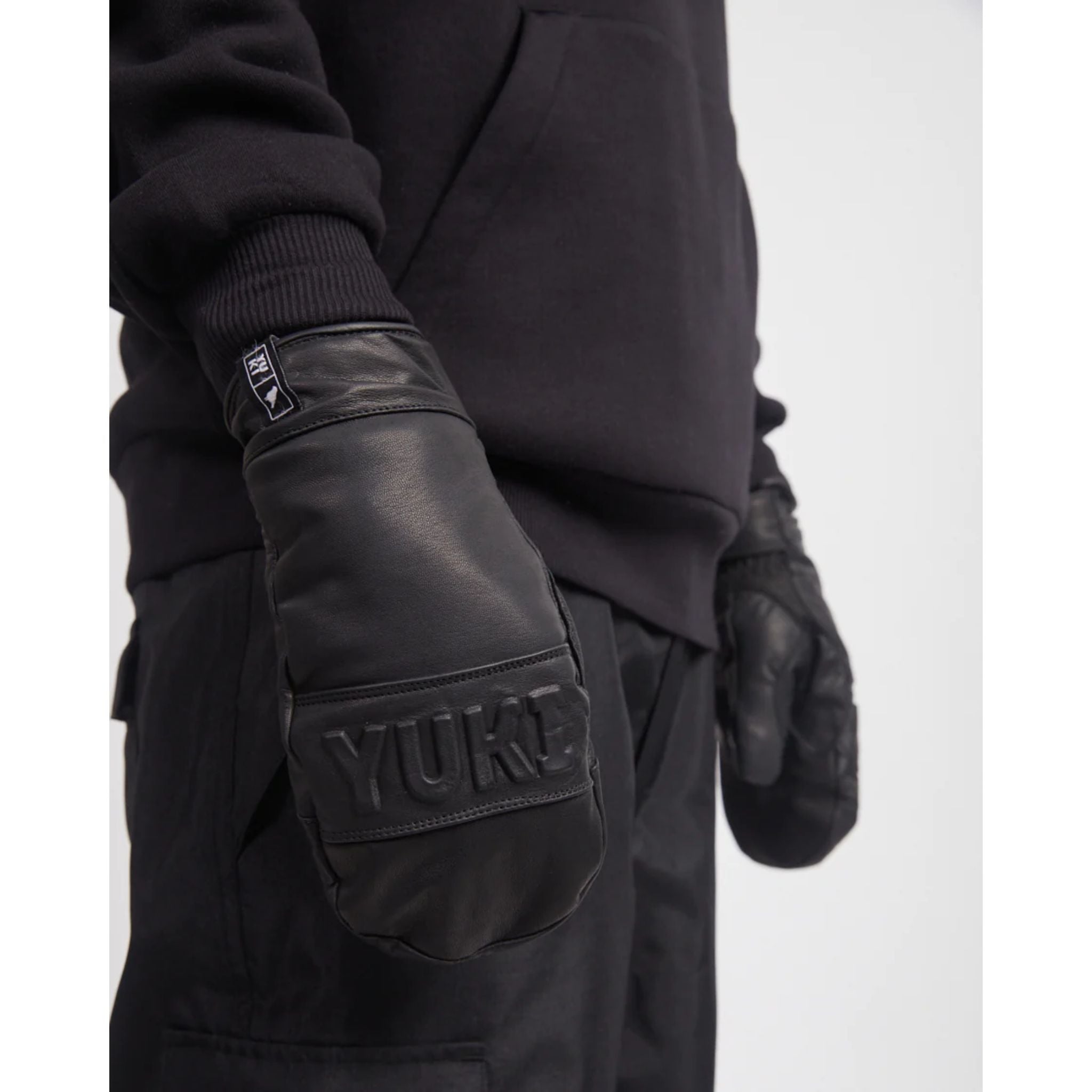 Yuki Legit Mitt - Black