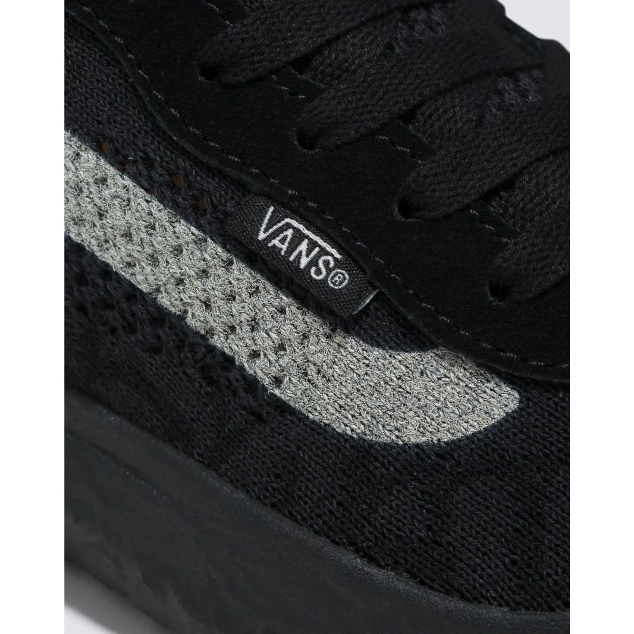 Vans Ultra Range VR3 Black/Pirate Black