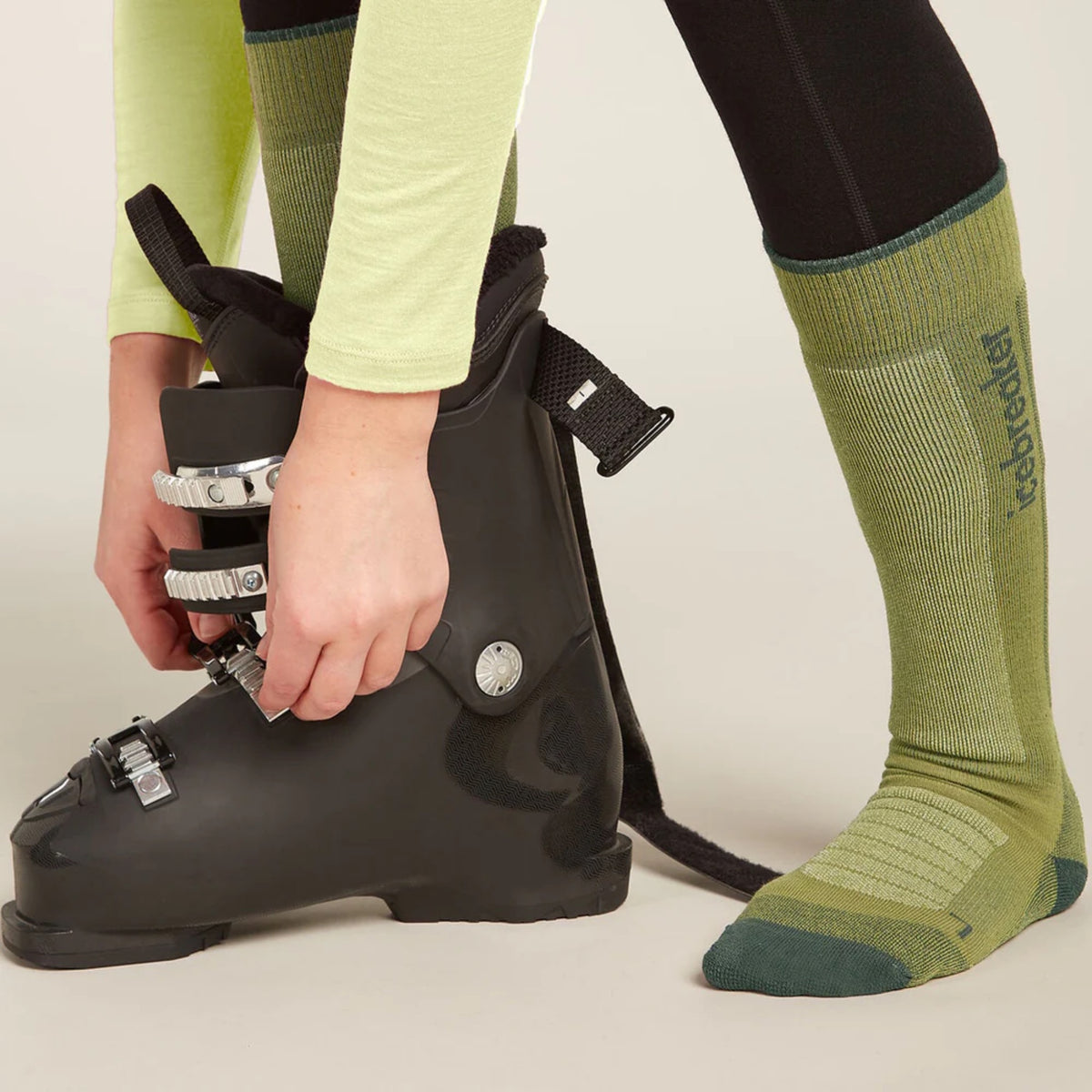 Icebreaker Womens Merino Ski+ Medium Over The Calf Socks